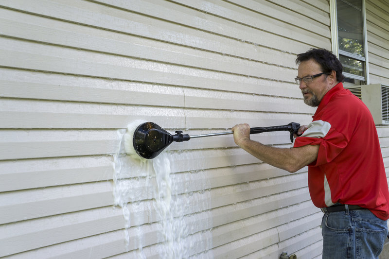 Best way to clean vinyl deals siding with a pressure washer